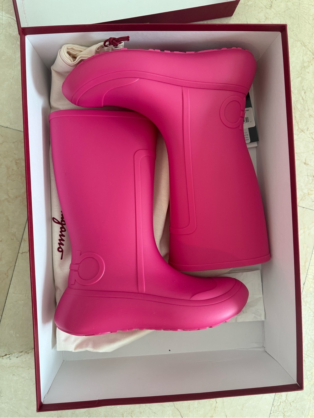 Salvatore Ferragamo Women's Hot Pink Rain Slide NWT size 6 but fits 7.5